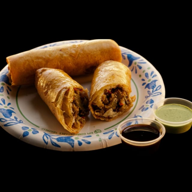 Chicken Spring Roll (2pcs).